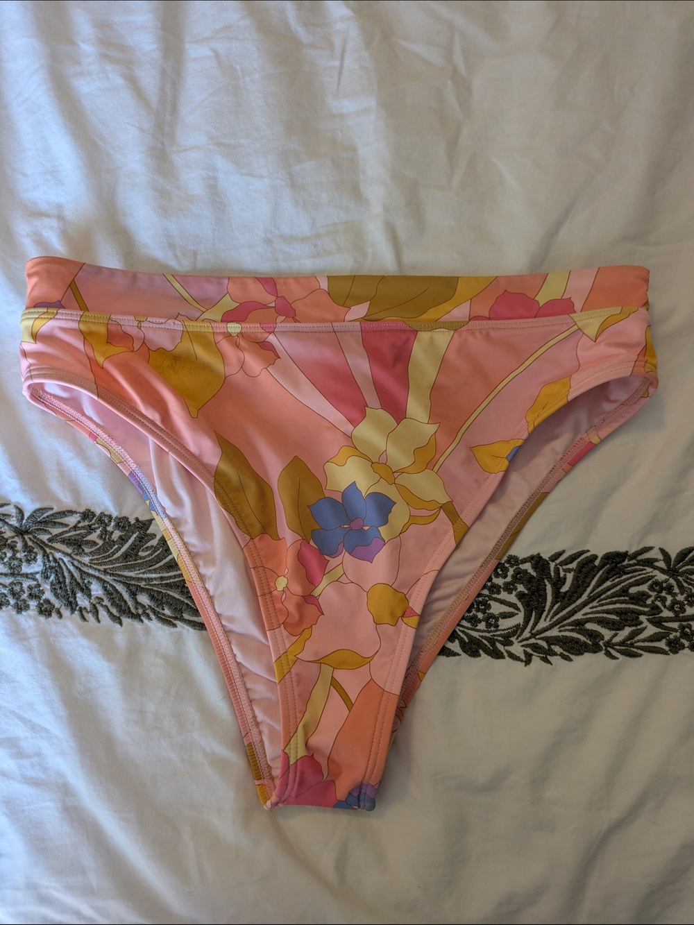 Billabong Floral Pink Women's Bikini Bottom & Top - Picture 1 of 6